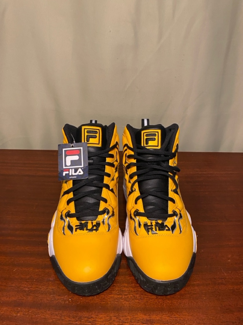 Fila Mens MB Yellow Athletic Basketball Shoes size 12 - Picture 3 of 8